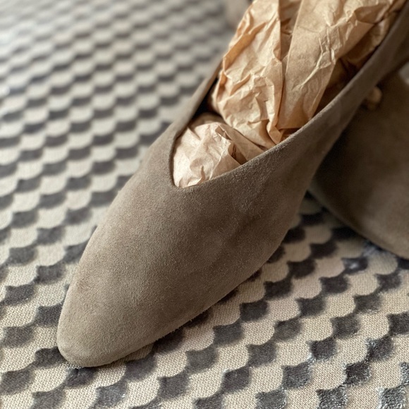 H&M taupe suede flats - Picture 3 of 10